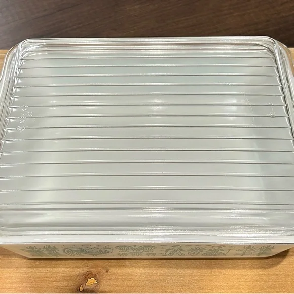 Complete Vintage Pyrex Amish Butterprint Fridgies set. - Picture 7 of 9